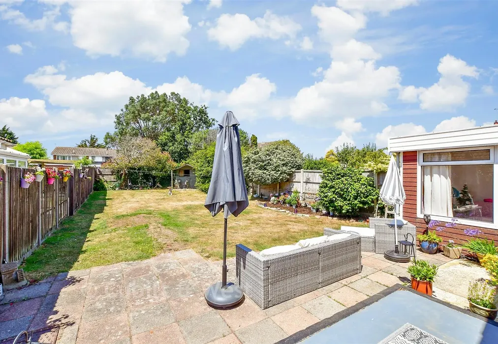 Rear Garden - Harbour View Road, Pagham, Bognor Regis, West Sussex - Wards of Kent