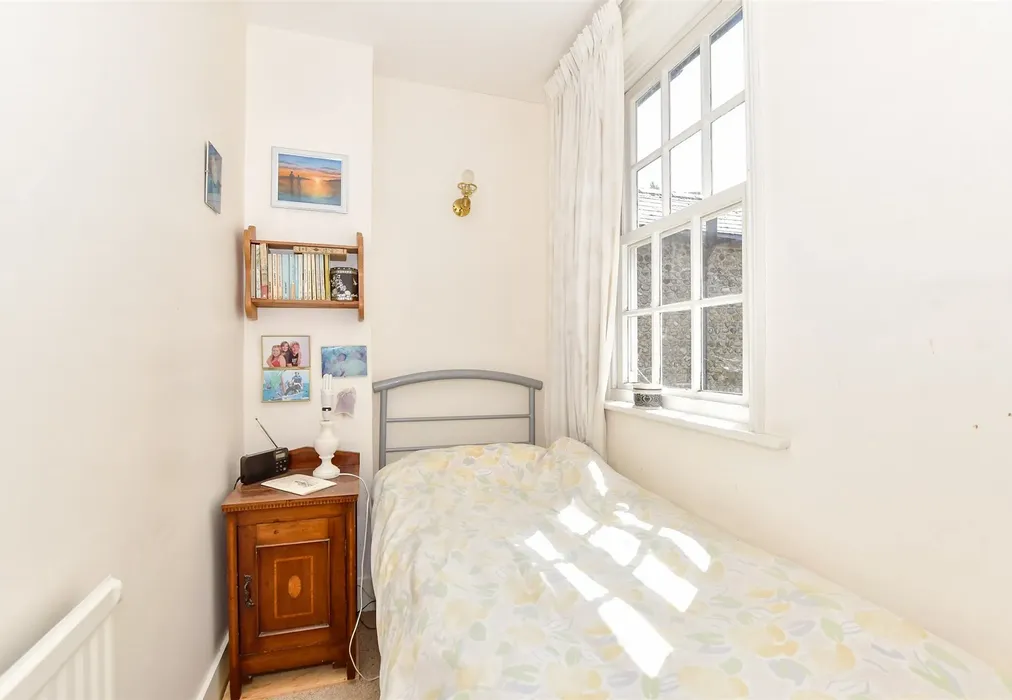 Bedroom 3 - Franklin Place, Chichester, West Sussex - Wards of Kent
