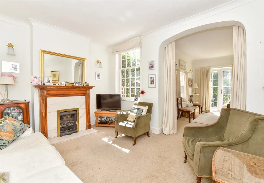 Lounge / Dining Room - Franklin Place, Chichester, West Sussex - Wards of Kent