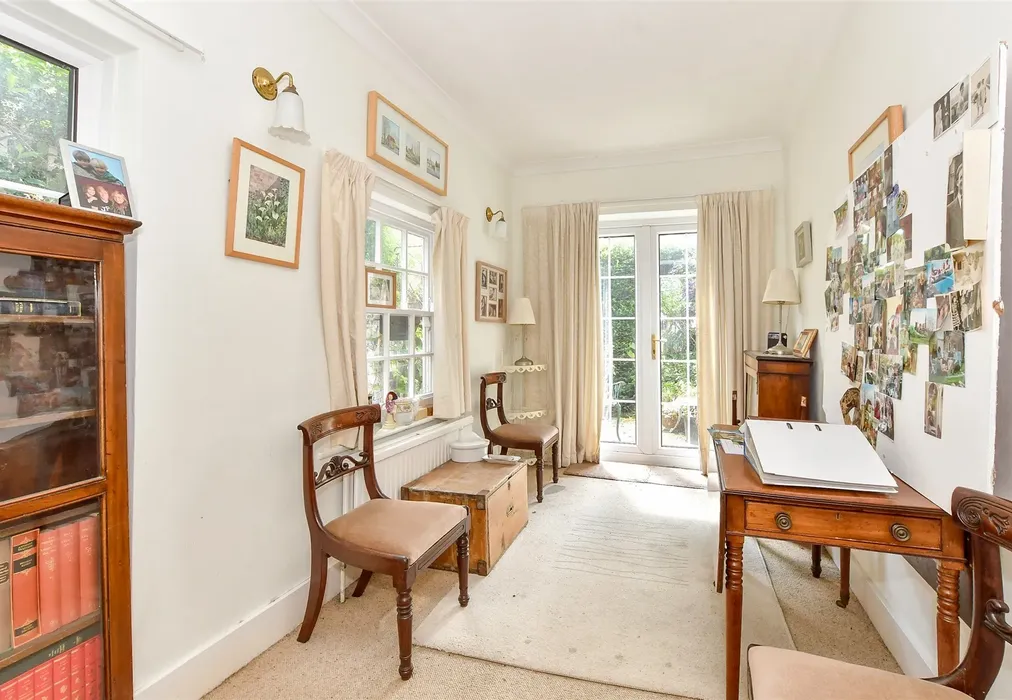 Dining Area - Franklin Place, Chichester, West Sussex - Wards of Kent