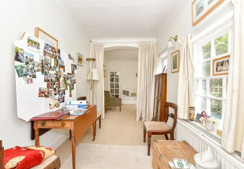 Dining Area - Franklin Place, Chichester, West Sussex - Wards of Kent
