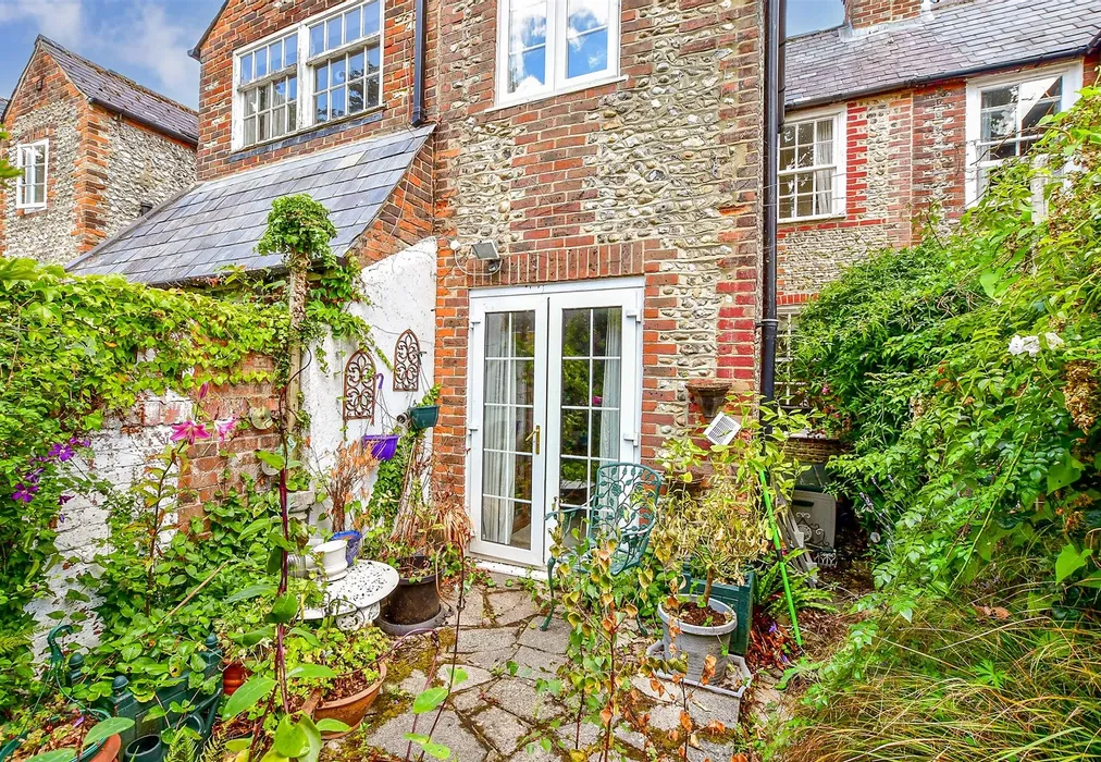 Rear Garden - Franklin Place, Chichester, West Sussex - Wards of Kent