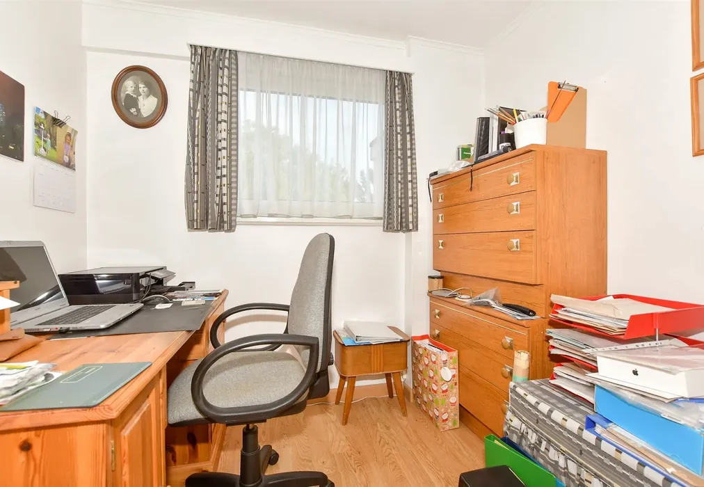 Office/ Bedroom 5 - Kingfisher Avenue, Hythe, Kent - Wards of Kent