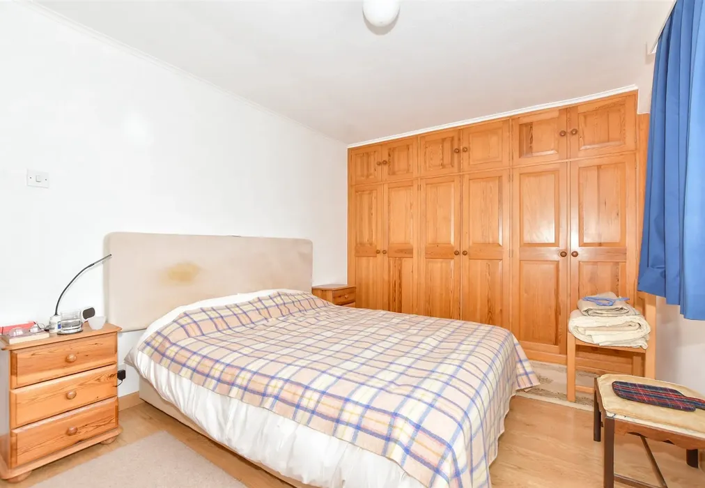 Bedroom 1 - Kingfisher Avenue, Hythe, Kent - Wards of Kent