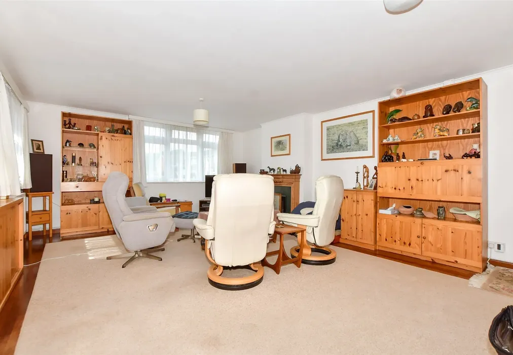 Lounge/Diner - Kingfisher Avenue, Hythe, Kent - Wards of Kent