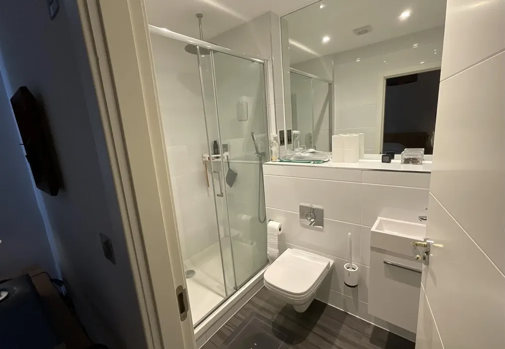 En-Suite Shower Room - White Lion Close, East Grinstead, West Sussex - Wards of Kent
