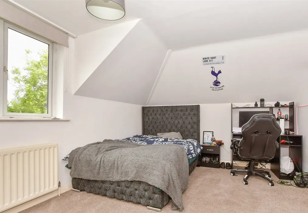 Bedroom 2 - Homewood Road, Tenterden, Kent - Wards of Kent