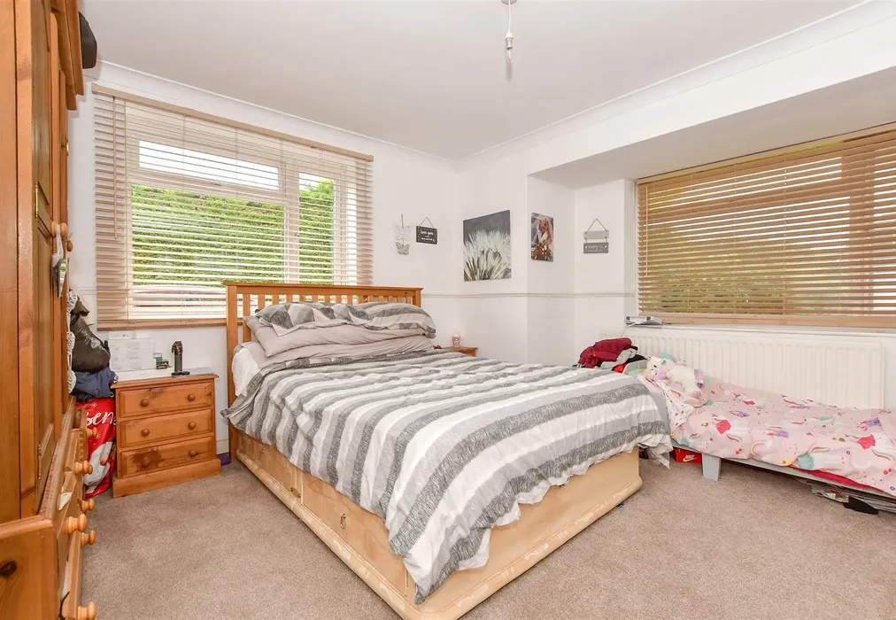 Guest Room - Homewood Road, Tenterden, Kent - Wards of Kent