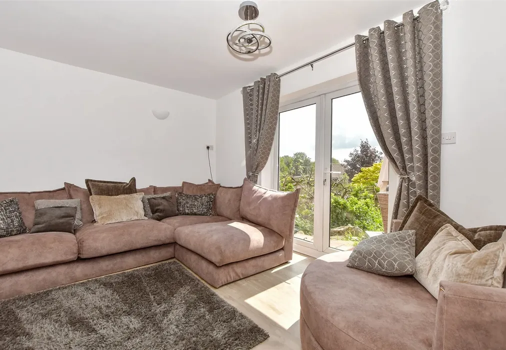 Lounge - Homewood Road, Tenterden, Kent - Wards of Kent