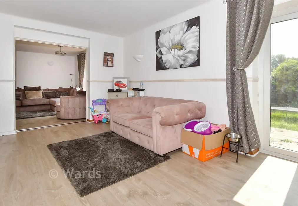 Family Area - Homewood Road, Tenterden, Kent - Wards of Kent