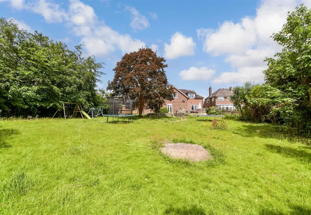 Rear Garden - Homewood Road, Tenterden, Kent - Wards of Kent