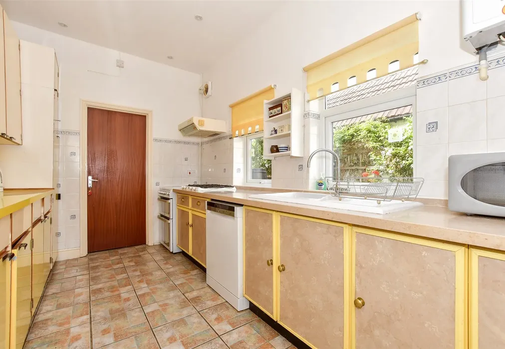 Kitchen - College Road, Deal, Kent - Wards of Kent