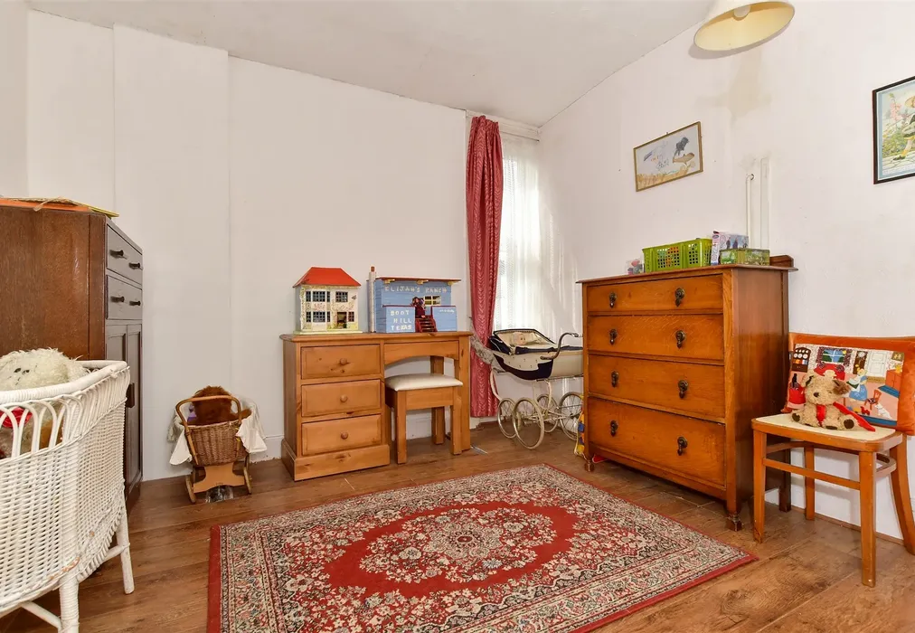 Guest Room - College Road, Deal, Kent - Wards of Kent