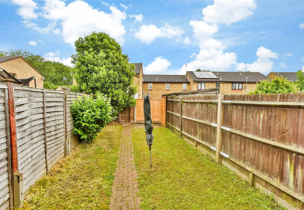 Rear Garden - Merleburgh Drive, Kemsley, Sittingbourne, Kent - Wards of Kent