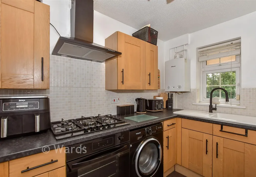Kitchen - Ditton Place, Ditton, Aylesford, Kent - Wards of Kent