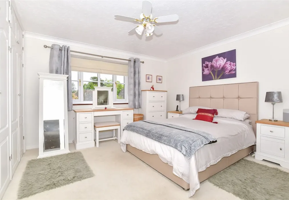 Bedroom 1 - Swadelands Close, Lenham, Maidstone, Kent - Wards of Kent
