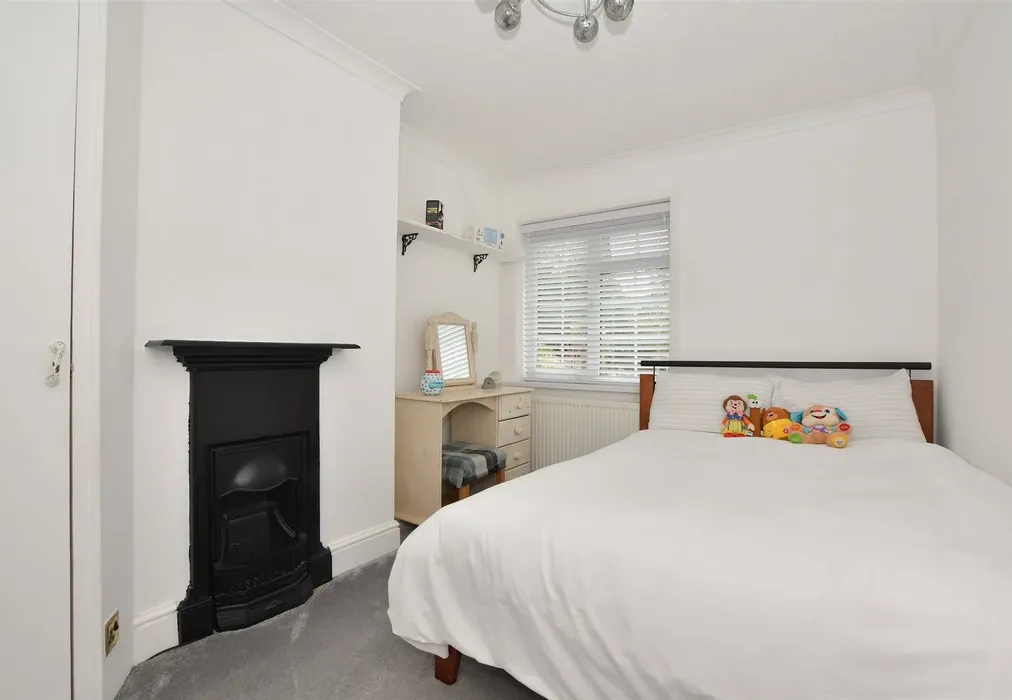Bedroom 2 - Beachy Path, Tenterden, Kent - Wards of Kent