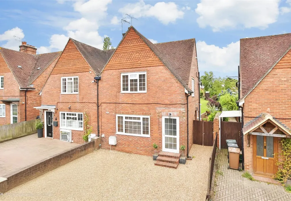 Front - Beachy Path, Tenterden, Kent - Wards of Kent