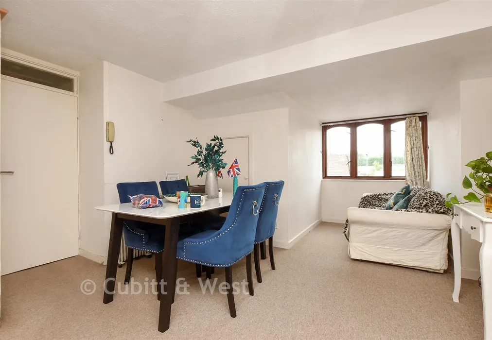 Kitchen Lounge/Dining/Study Area - Holmesdale Road, Reigate, Surrey - Wards of Kent