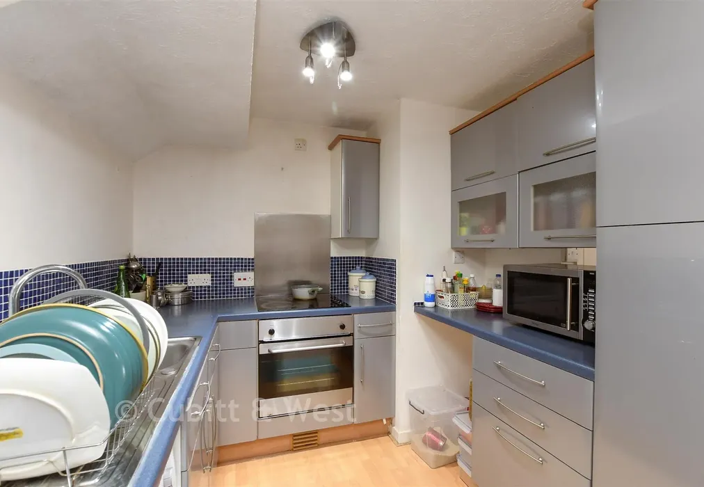Kitchen - Holmesdale Road, Reigate, Surrey - Wards of Kent