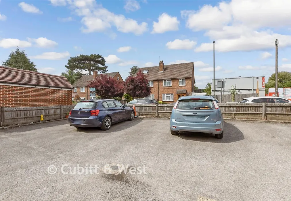Driveway/Parking - Holmesdale Road, Reigate, Surrey - Wards of Kent