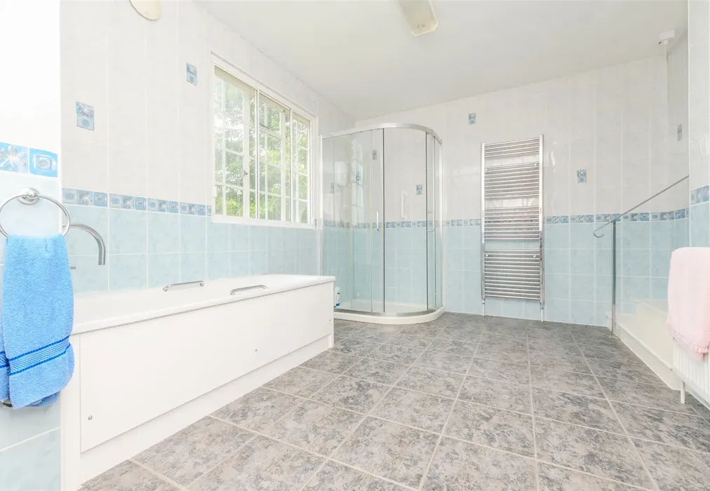 En-suite Bathroom - Walderslade Road, Chatham, Kent - Wards of Kent