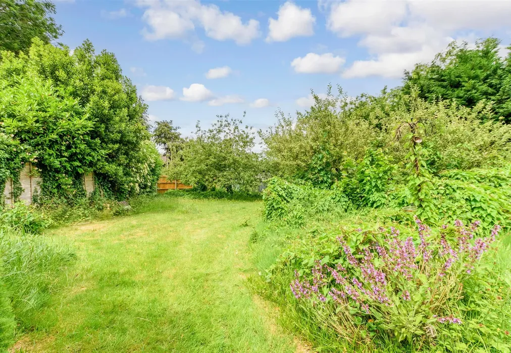 Side Garden - Walderslade Road, Chatham, Kent - Wards of Kent