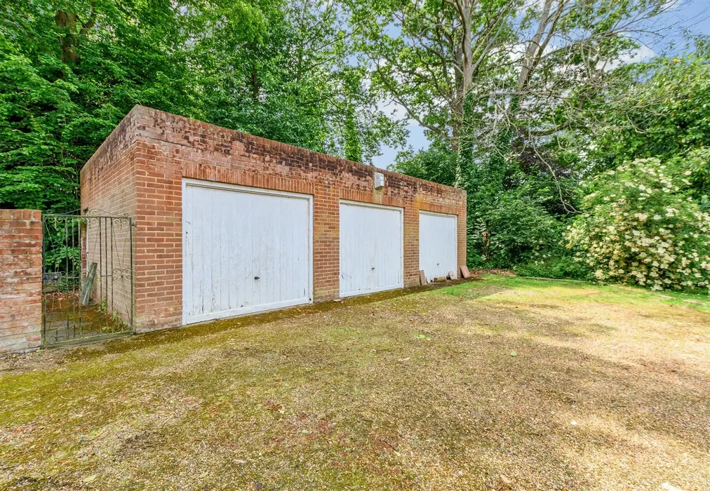 Garage - Walderslade Road, Chatham, Kent - Wards of Kent