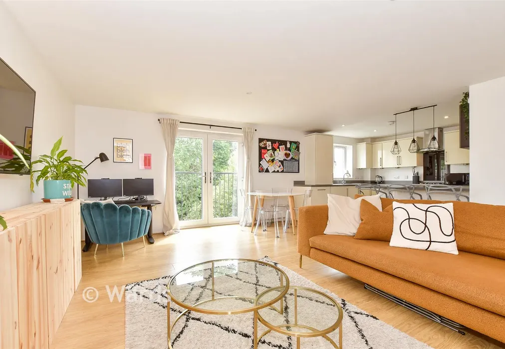 Lounge/ Diner/ Kitchen - Shipbourne Road, Tonbridge, Kent - Wards of Kent