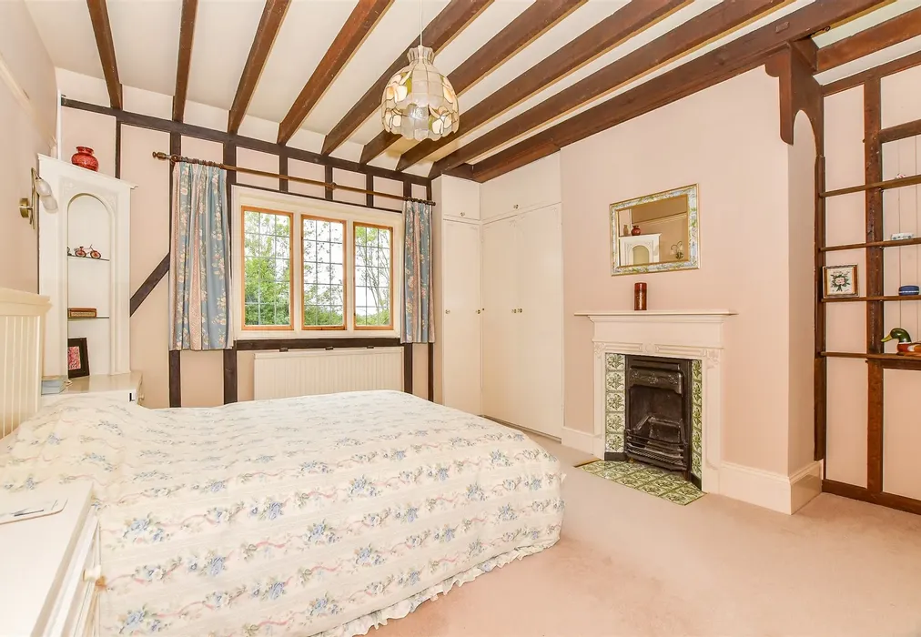Bedroom 1 - Ashford Road, High Halden, Ashford, Kent - Wards of Kent