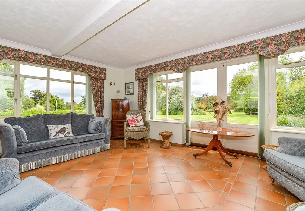 Sun Room - Ashford Road, High Halden, Ashford, Kent - Wards of Kent