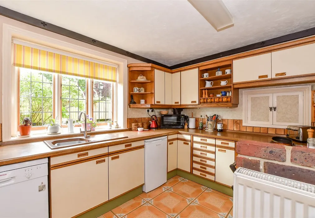 Kitchen/Breakfast Room - Ashford Road, High Halden, Ashford, Kent - Wards of Kent