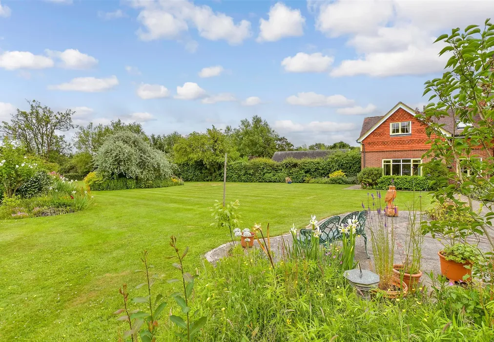 Rear Garden - Ashford Road, High Halden, Ashford, Kent - Wards of Kent