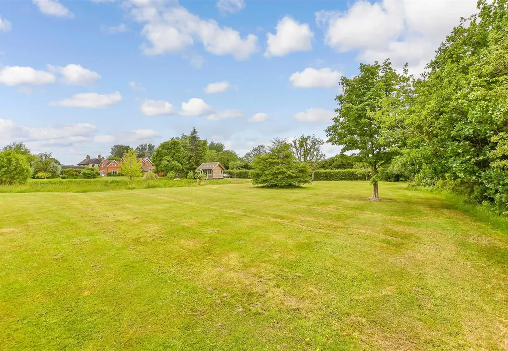 Rear Garden - Ashford Road, High Halden, Ashford, Kent - Wards of Kent