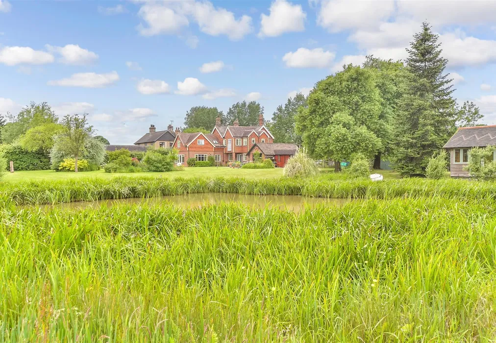 Rear Garden - Ashford Road, High Halden, Ashford, Kent - Wards of Kent