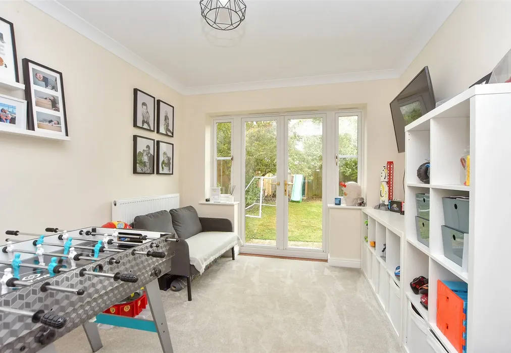Play/    Family Room - Rooks View, Bobbing, Sittingbourne, Kent - Wards of Kent