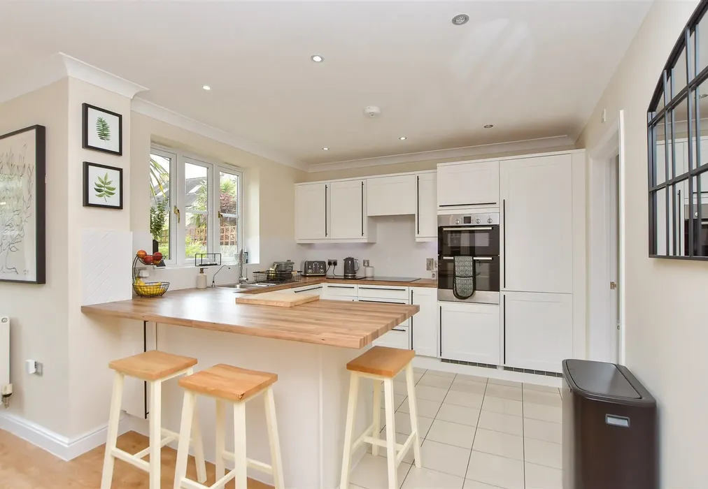 Kitchen/Diner - Rooks View, Bobbing, Sittingbourne, Kent - Wards of Kent