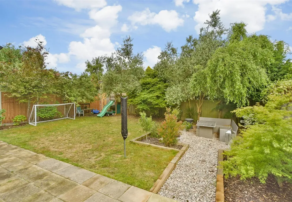 Rear Garden - Rooks View, Bobbing, Sittingbourne, Kent - Wards of Kent