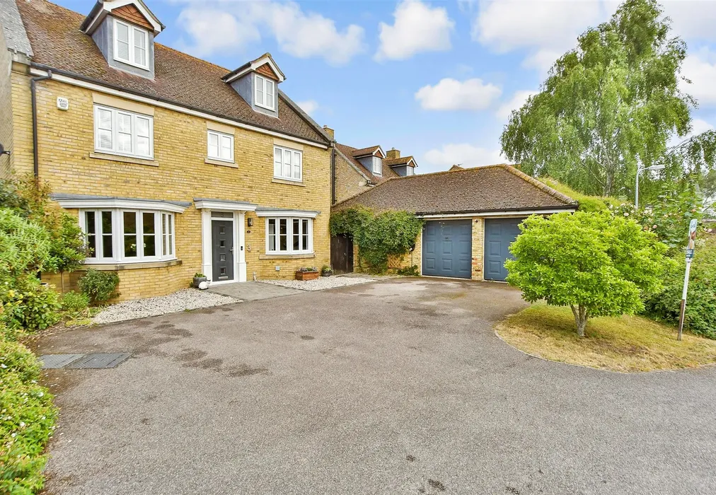 Driveway/Parking - Rooks View, Bobbing, Sittingbourne, Kent - Wards of Kent