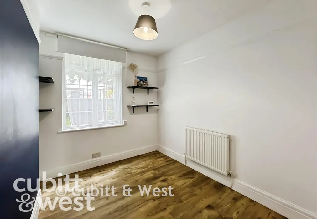Bedroom 2 - Campbell Road, Southsea, Hampshire - Wards of Kent