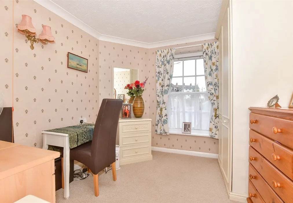 Bedroom 2 - The Causeway, Canterbury, Kent - Wards of Kent