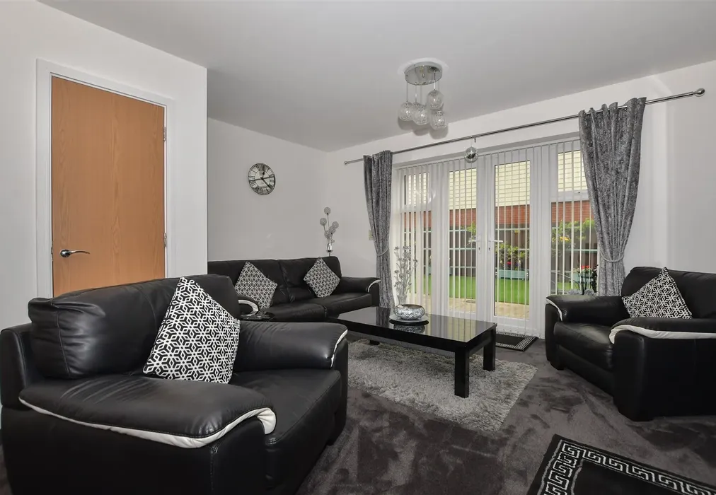 Lounge/Diner - Ashfield Close, Holborough Lakes, Kent - Wards of Kent