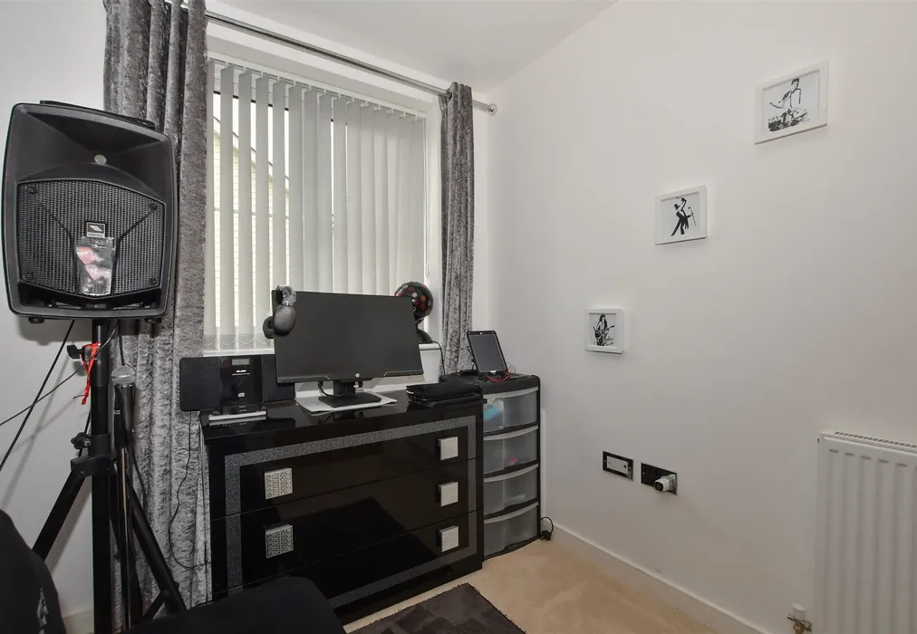 Bedroom 3 - Ashfield Close, Holborough Lakes, Kent - Wards of Kent