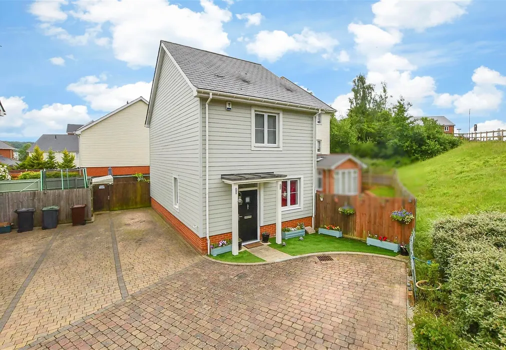 Front Web - Ashfield Close, Holborough Lakes, Kent - Wards of Kent