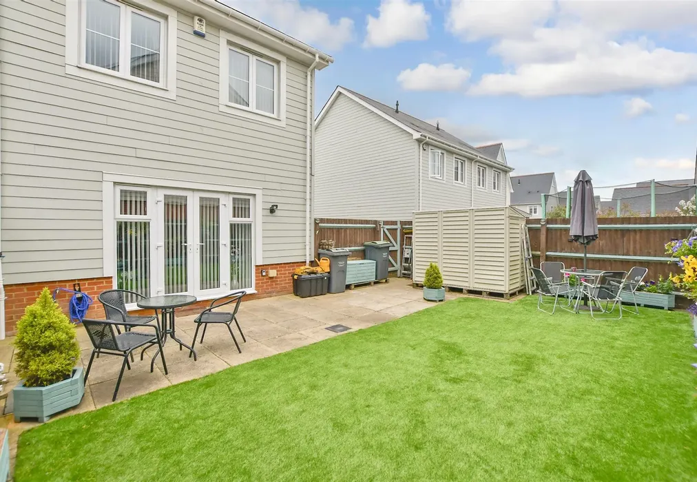 Rear Garden - Ashfield Close, Holborough Lakes, Kent - Wards of Kent