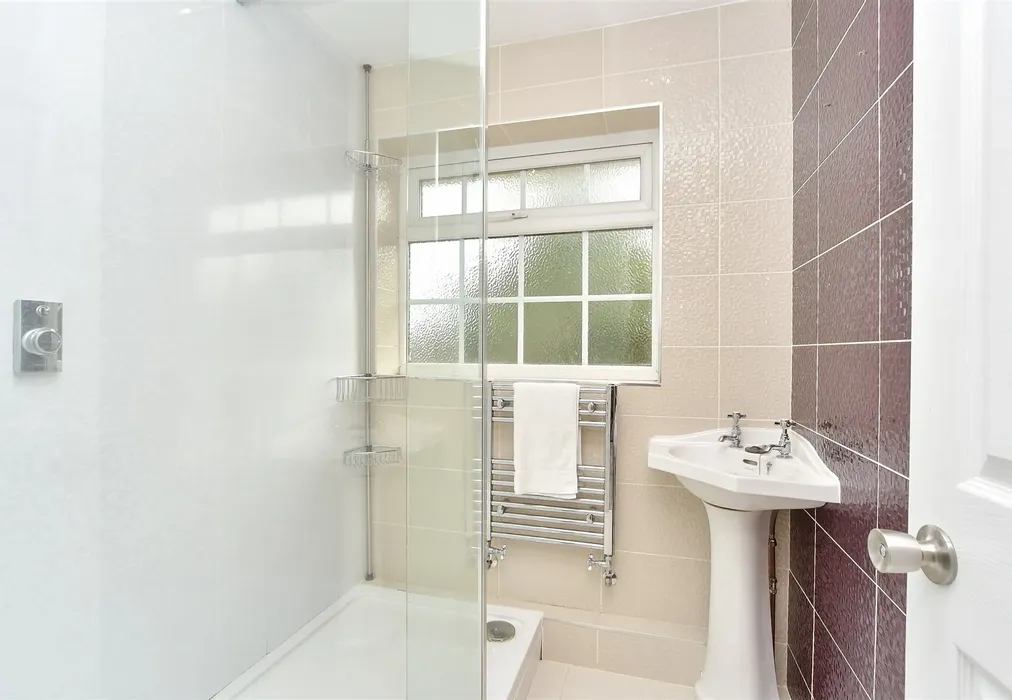 En-Suite Shower Room - Nightingale Close, Rainham, Gillingham, Kent - Wards of Kent