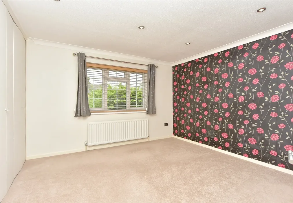 Bedroom 2 - Nightingale Close, Rainham, Gillingham, Kent - Wards of Kent