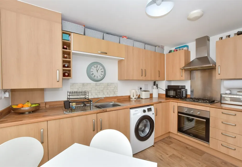 Kitchen - Blaker Close, Folkestone, Kent - Wards of Kent