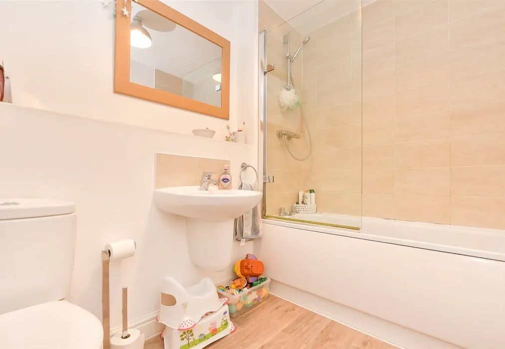 Bathroom - Blaker Close, Folkestone, Kent - Wards of Kent
