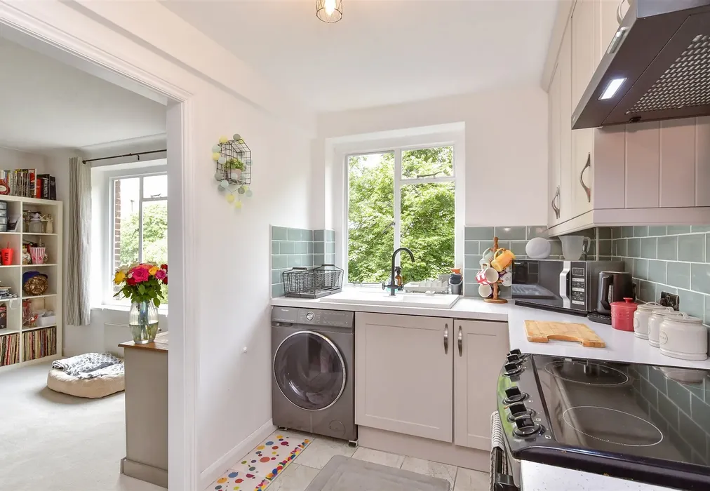 Kitchen - Furze Hill, Hove, Brighton & Hove - Wards of Kent